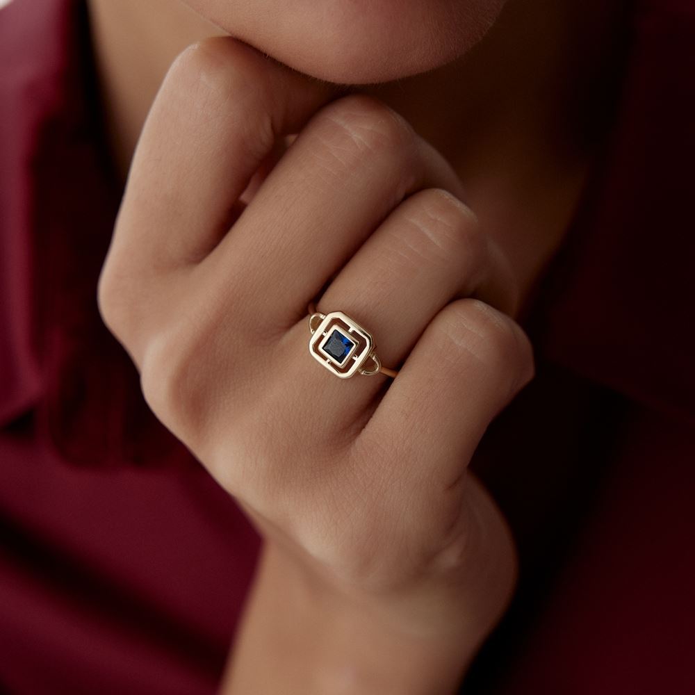 Mavi Taşlı Kare Tasarım Yüzük