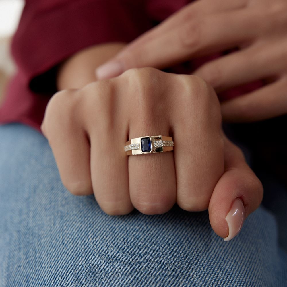 Mavi Taşlı Köşeli Yüzük