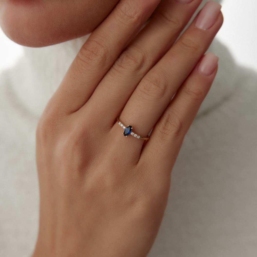 Mavi Damla Beyaz Baget Taşlı Yüzük