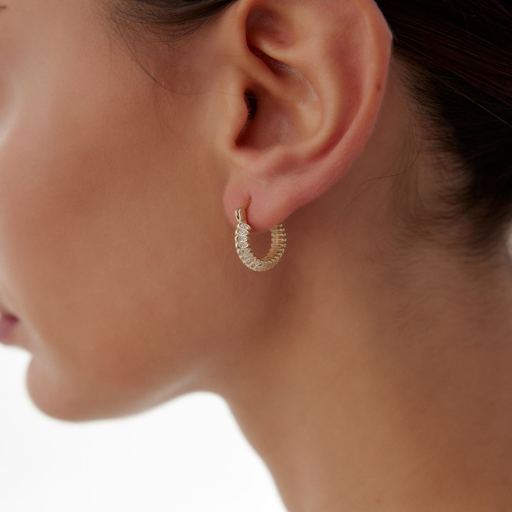 İstiridye Halka Taşlı Küpe