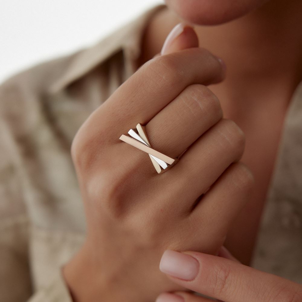 Üç Renk Yatay Çarpı Tasarım Yüzük