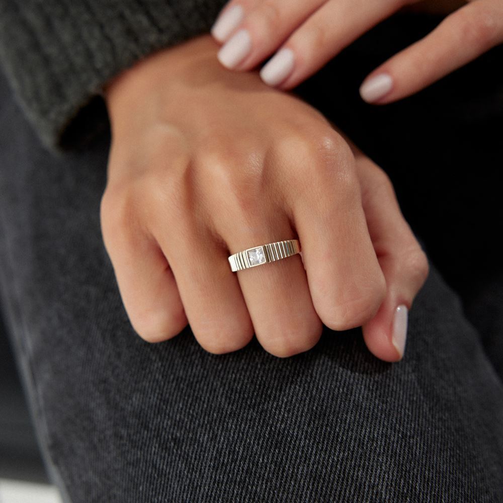 Baget Taşlı Sıralı Yüzük