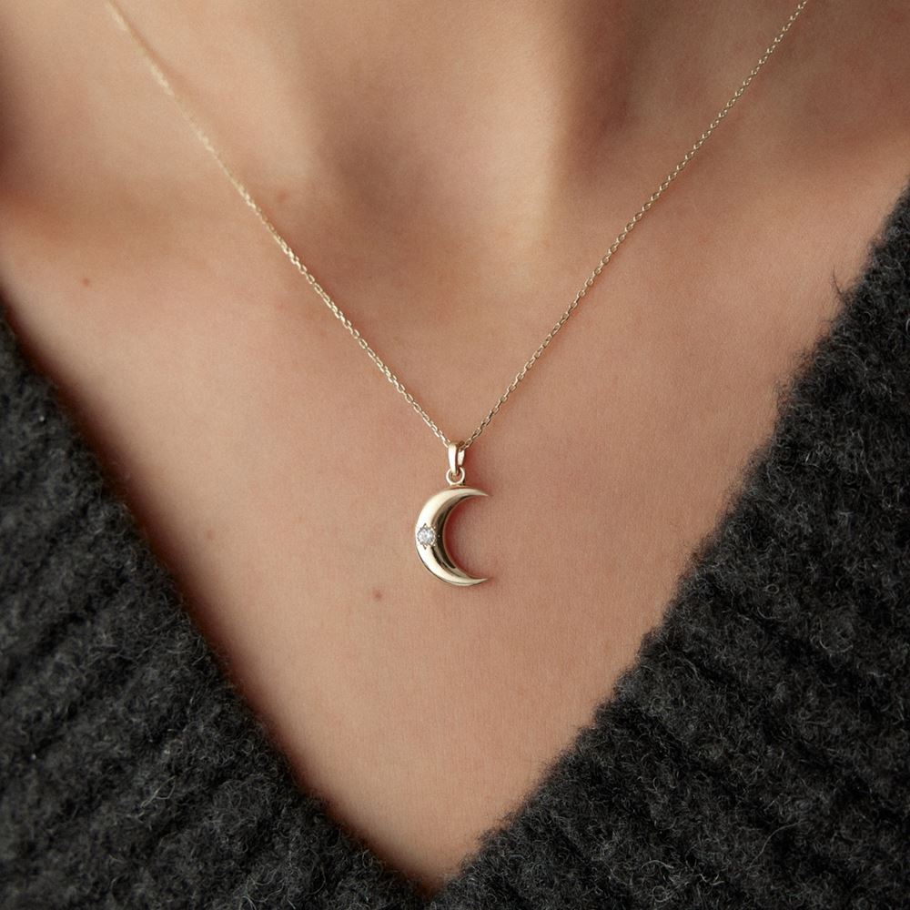 Ay Hilal Taşlı Tasarım Kolye