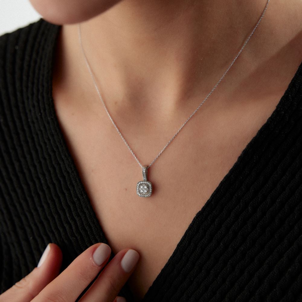 Taşlı Tasarım Kolye