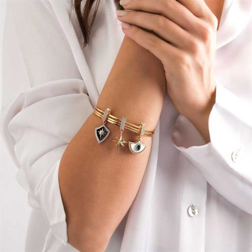 Zümrüt Taşlı Sallantılı 9Mm Bileklik Charm