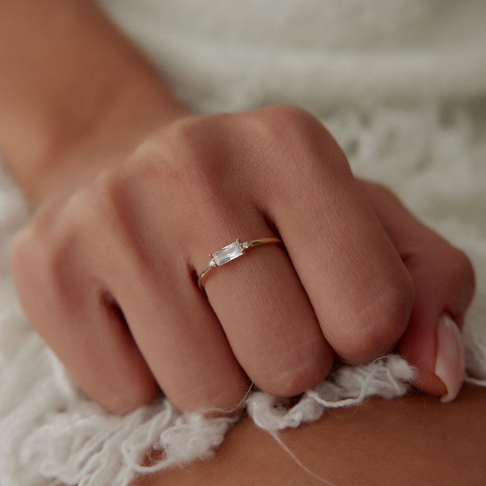 Baget Taşlı Tasarım Yüzük