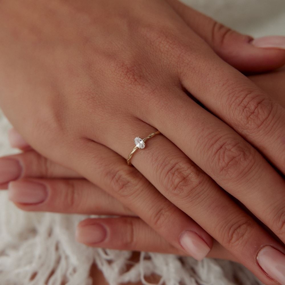 Oval Taşlı Burgu Tasarım Yüzük