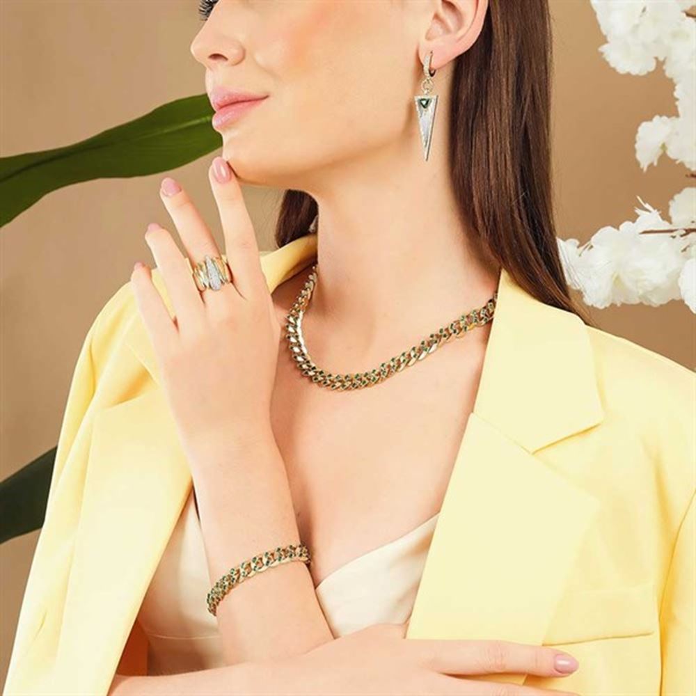 Zümrüt Taşlı Kalemli Üçgen Küpe