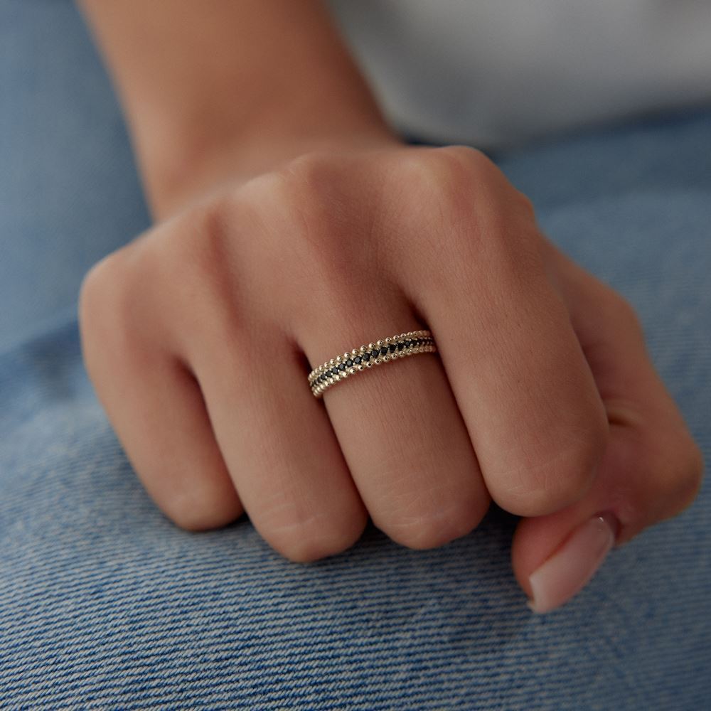 İki Sıra Nokta Tasarım Siyah Taşlı Yüzük