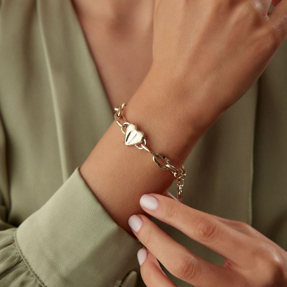 Kalp Desenli Tasarım Bileklik